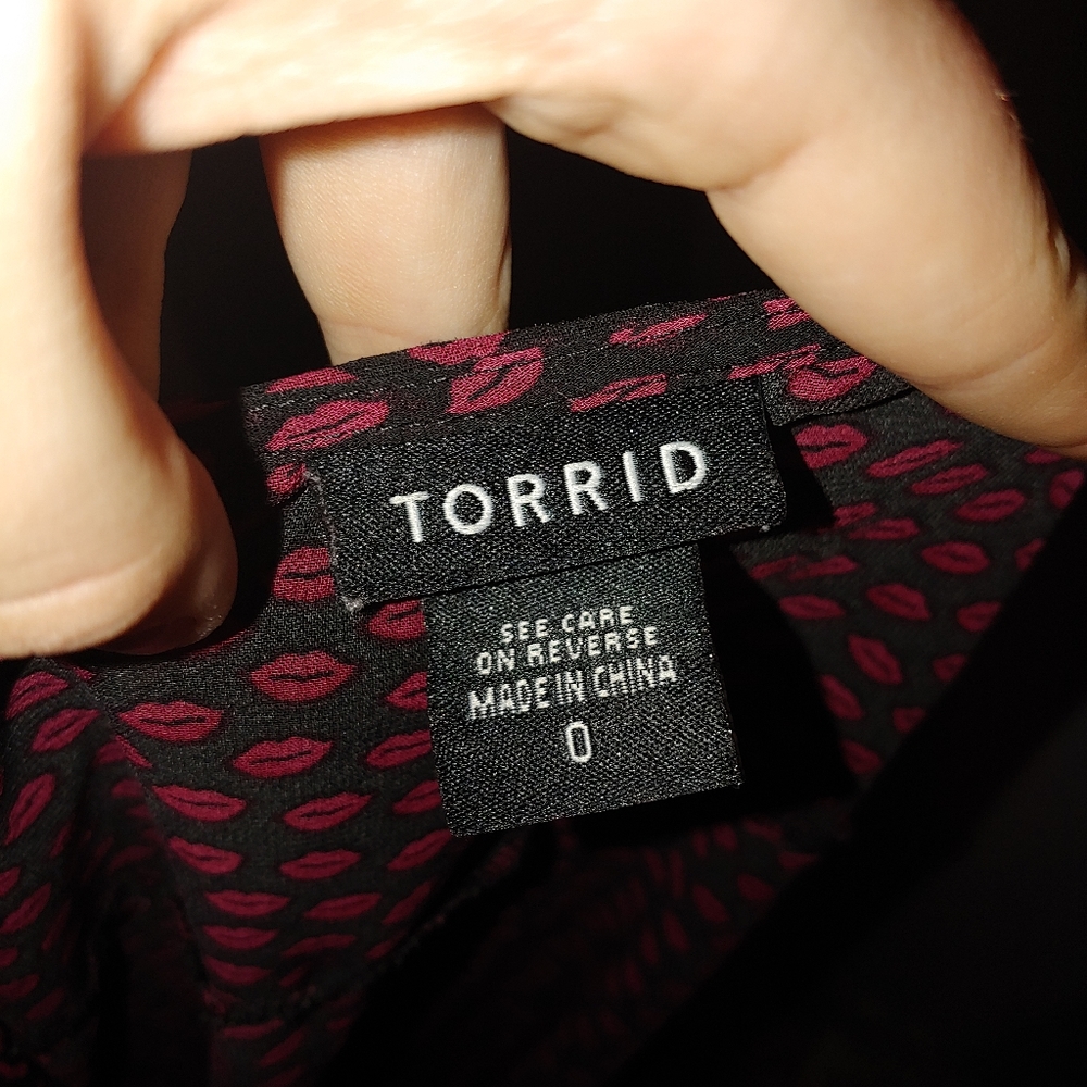 Torrid Blouse - Picture 3 of 4